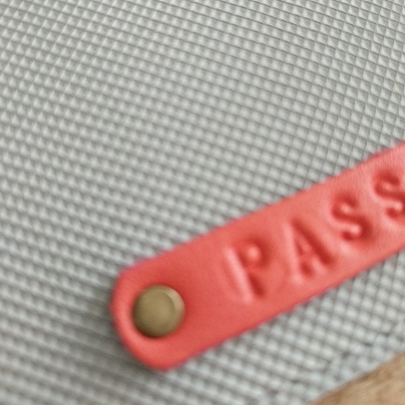 Light gray textured travel wallet, passport holder - Picture 3 of 3